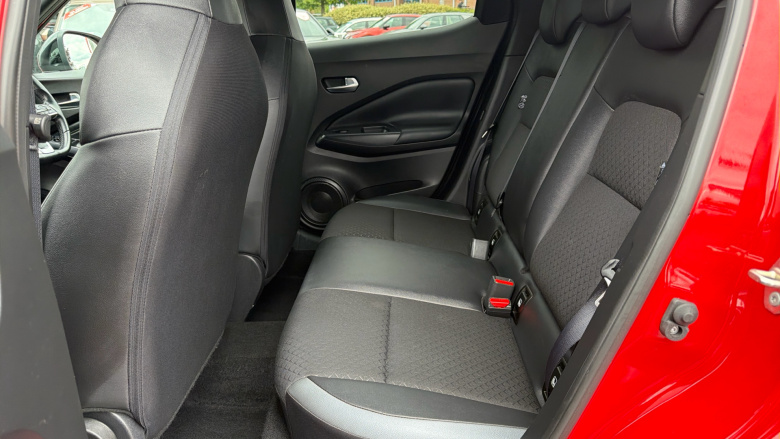 Nissan Juke 1.0 DiG-T 114 N-Connecta 5dr Petrol Hatchback